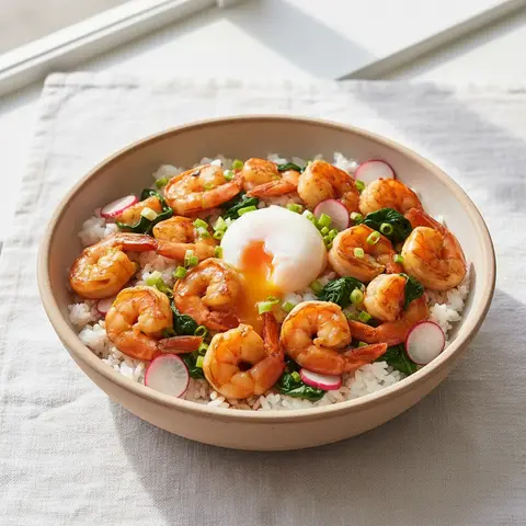 Donburi mit Garnelen und Ei